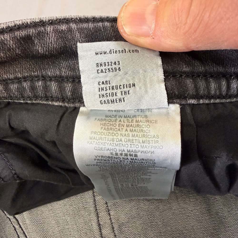 Diesel Men's Dark Gray Straight Jeans - Picture 10 of 16